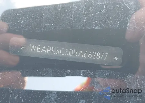 2011 BMW 328I xDrive z USA, uszkodzony, nr VIN WBAPK5C50BA662877